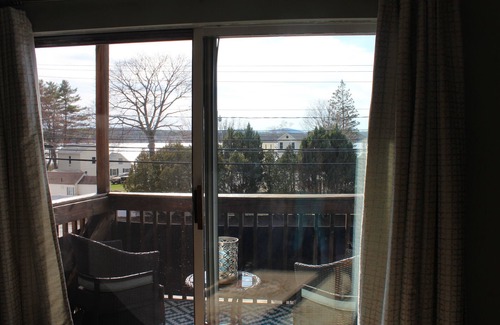 Gilford Condo | Great Gilford condo, location is near everything!