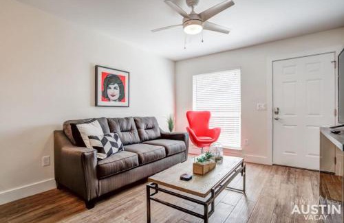Parker Lane Apartment | Great Group Stay 2 Apts plus 12 Guests and Free Prkg