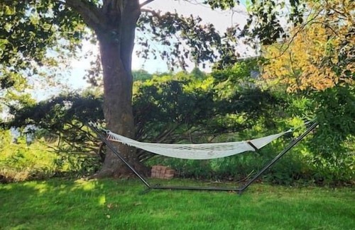 Old Saybrook House | Great Hammcock Getaway, cozy home, hot tub, fire pit, beaches nearby.