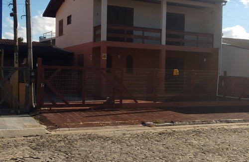 Torres House | Great house, close to the beach, the city center and other tourist attractions!
