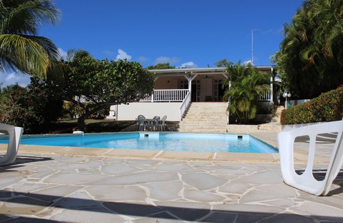 Le Francois House | GREAT HOUSE WITH LARGE SWIMMING POOL AND GARDEN