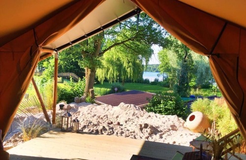Großensee Apartment | Great Lake Lodge - Spektakulärer Glampingurlaub am Großensee