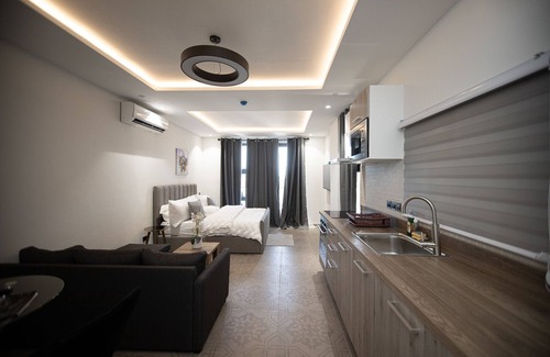 Cantonments Apartment | Great Location,10 minutes drive from Kotoka Int Airport ,Accra 90 usd a night