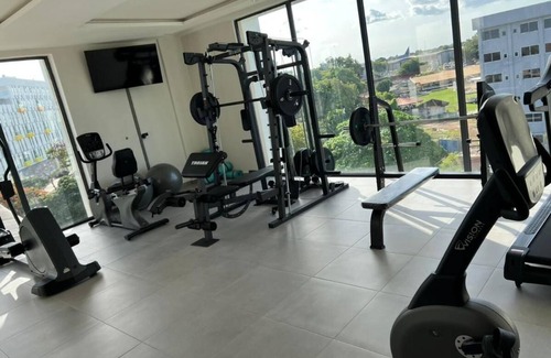 Cantonments Apartment | Great Location,10 minutes drive from Kotoka Int Airport ,Accra 90 usd a night
