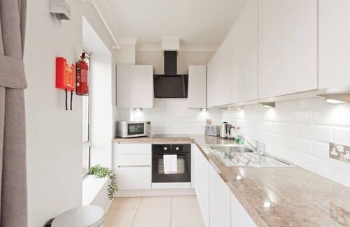 Portobello Apartment | *GREAT LOCATION*2BED APARTMENT*FAST WIFI &TV