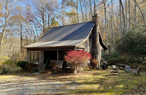 Valle Crucis Cabin | Great Location ~ Between Banner Elk & Boone. Private Setting with Hot Tub!
