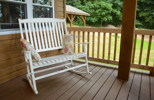 Meadville House | Great location for your autumn getaway!