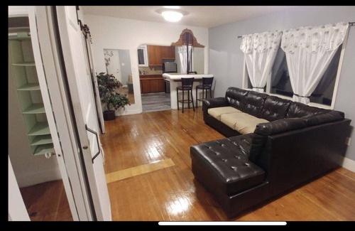 Transcona House | Great Location in Transcona for easy access of amenities