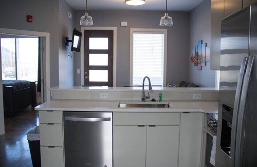 Hadley - Washington Apartment | Great Location! Minutes From Downtown!