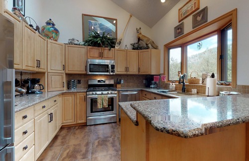 Aspen Brook Ski Chalet | Great location near national park & town with a deck & mountain view