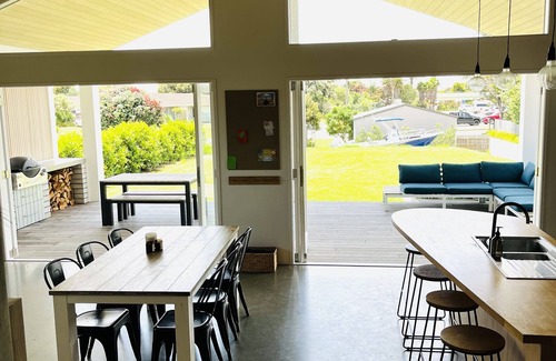 Mangawhai Heads House | Great location near harbour