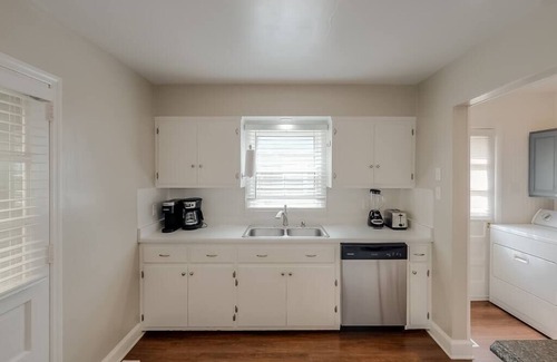 Lexington House | Great Location | Patio | Grill | Tempurpedic Beds