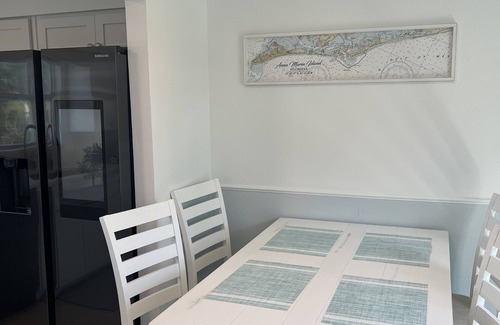 Ilexhurst Condo | GREAT LOCATION! Peaceful & Tropical Condo Steps to Beautiful Holmes Beach, AMI!