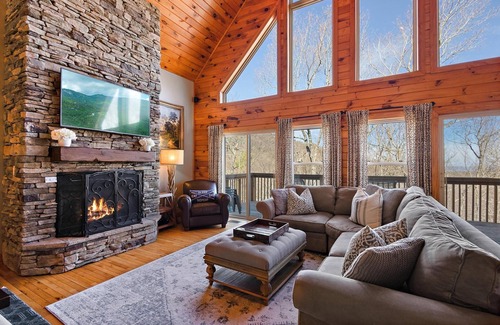 Beech Mountain House | Great Location, Spacious Custom Built, Club Member, Walk To Resort