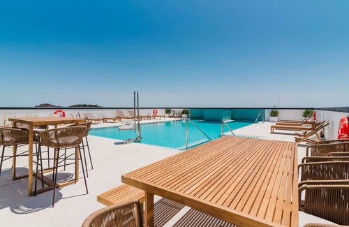 Palma-Palmilla Apartment | Great Martiricos - La Roca 2BR w/Doorman & Washer, by Blueground