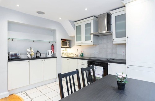 Portobello House | GREAT NEIGHBORHOOD SUPER 2 bed COTTAGE SUIT FAMILY