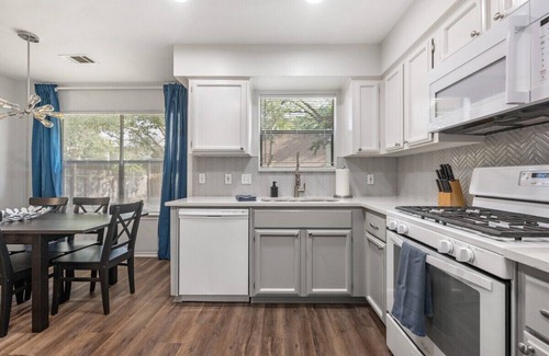 Hunter's Chase House | Great North Austin Location by AustinGetaways!