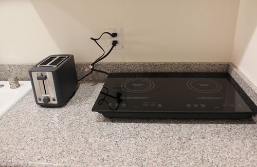 Parkside Apartment | GREAT PLACE, CONVENIENT LOCATION, SLEEP 4