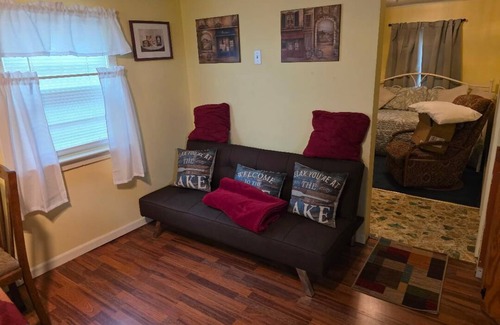 Gravois Mills Cottage | Great place to relax and enjoy alot