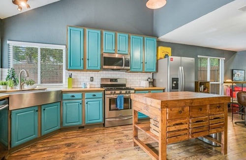 Wells Branch House | Great Pool House with Modern Design Touches!