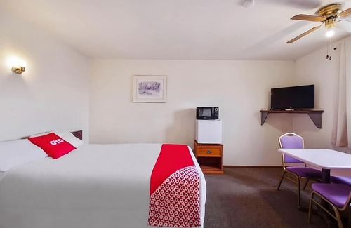 Cheyenne Wells House | Great Relaxing Overnight Stay! Free Parking, Near Kit Carson Museum