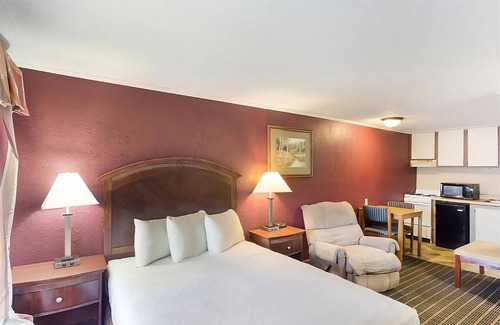 Summit Hotel | Great Relaxing Overnight Stay at Knights Inn Ashland! Pet-friendly, Pool!