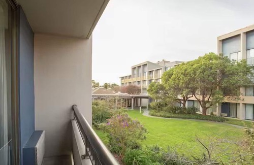 Berkeley Hotel | Great Relaxing Stay in Berkeley! Near Aquarium of the Bay, Pets Allowed, Balcony