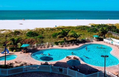 Treasure Island Hotel | Great Relaxing Overnight Stay! 4 Relaxing Units, Free Parking, Pool