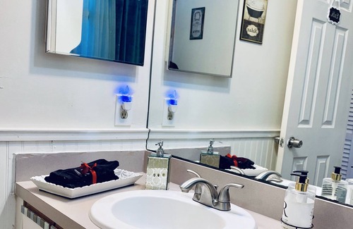 Davie House | Great room near NSU in a safe & quiet community