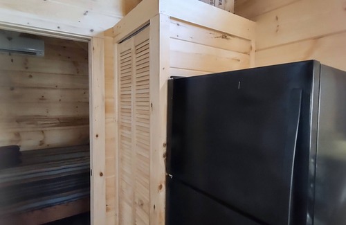 Bryson City Cabin | Great Smoky Mountain Tiny House Log Cabin "Cedar Heights"