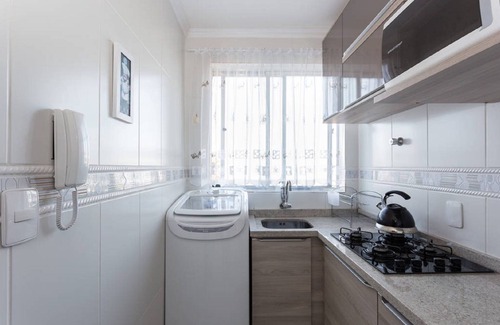 Cristo Redentor Apartment | Great studio, Bourbon Wallig Shopping Mall, Cristo Redentor and Conceição Hospitals. and