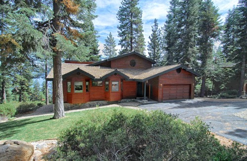 Ridgewood House | Great Tahoe Home with 60-Foot Deck & Panoramic Lake Tahoe View