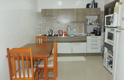 Capao da Canoa House | GREAT townhome, 4 bedrooms, suite, for 10 people, Air, TV, Wi-Fi, near Sea and Center