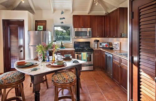 Maho Bay Quarter House | Great Turtle Villa ~ located in Coral Bay with pool & SOLAR
