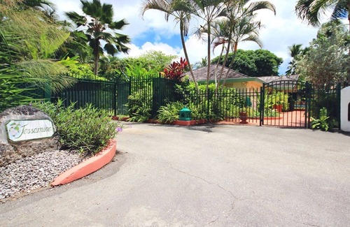 Gibbs Bay Villa | Great Value 4 Bedroom Villa With Private Pool - Only A Short Walk To Gibbs Beach