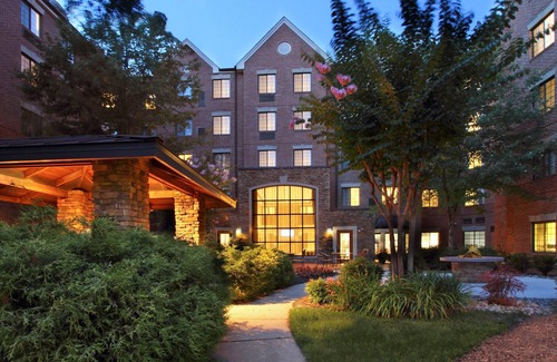 McLean Condo | Great Value! Suite Near DC | Free Breakfast + On-Site Fitness Center