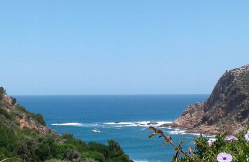 Knysna Cottage | Great Views 120m from beach, No 1 Holiday Destination in South Africa