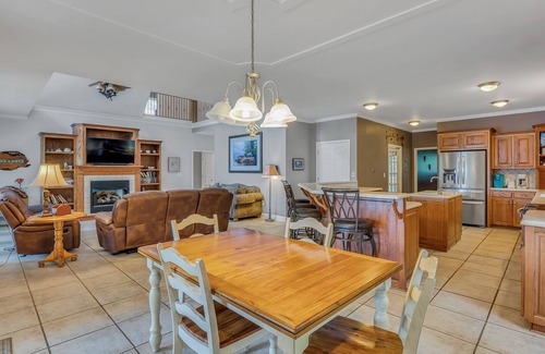Stoney Point Landing House | Great Views: 5 BR, 4.5 BA House in Double Springs, Sleeps 18