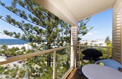 Kings Beach Apartment | Great views, fast WiFi