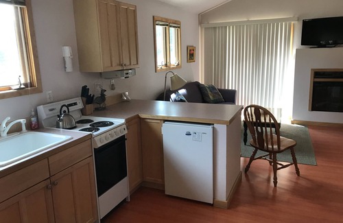 Estes Park Apartment | Great Views, Great Location