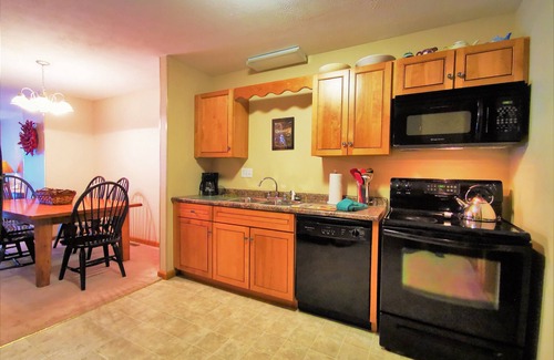 Snowshoe House | ❤️Great WiFi. Beautiful Home for a Ski Getaway. 15% off of ski rentals