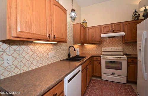 The Academy Village House | GreatTuscon getaway, graced by the Rincon Mountains and Giant Saguaro