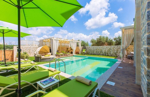 Stavromenos Villa | Greek Modern Design only 2km Away from the Beach