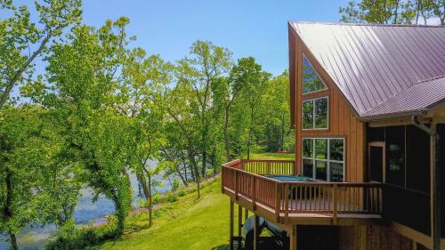 Luray House | Green Castle cabin on the Shenandoah River