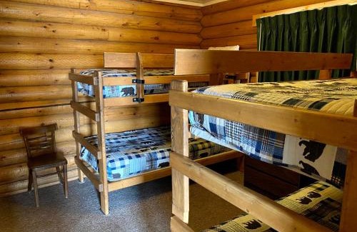 Wapiti Hotel | Green Creek Inn and RV Park