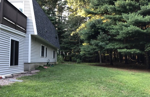 Kenyon House | Green Hill Beach 1 Mile - 5 Bedroom with new large deck. Sleeps 9