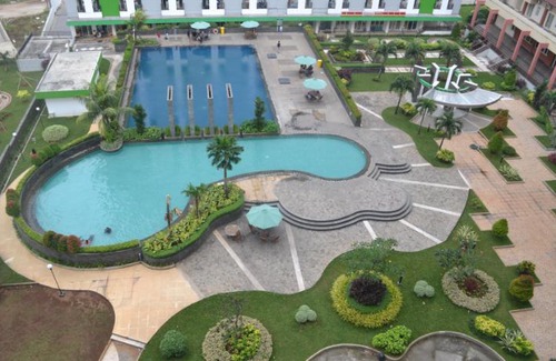 South Tangerang Hotel | Green lake view apartement - ciputat