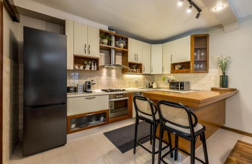 Bacvice Apartment | Green Oasis by Bačvice beach, private Parking & Garden - Casa Moro