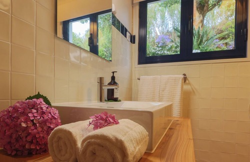 Mosteiros Cottage | Green OceanView Relaxing Cottage