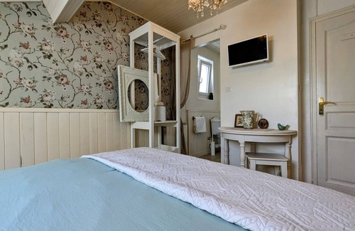 Rosieres Bed & Breakfast | Green Room with Shared Garden near Puy-en-Velay